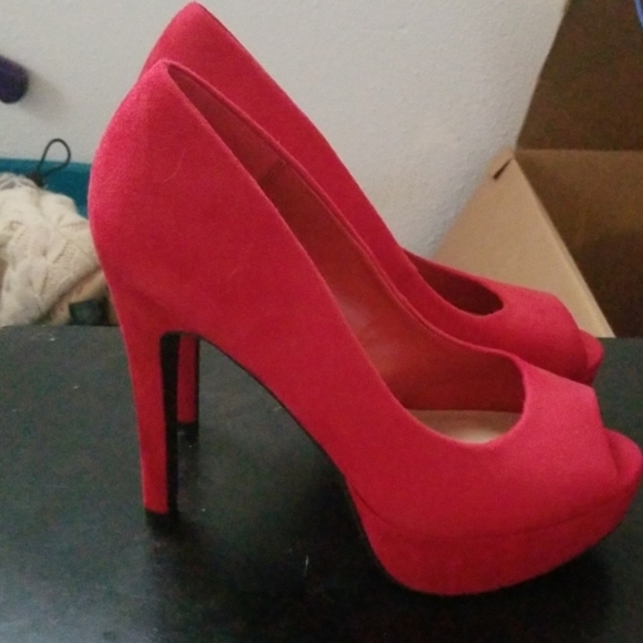 Heels - Picture 2 of 3